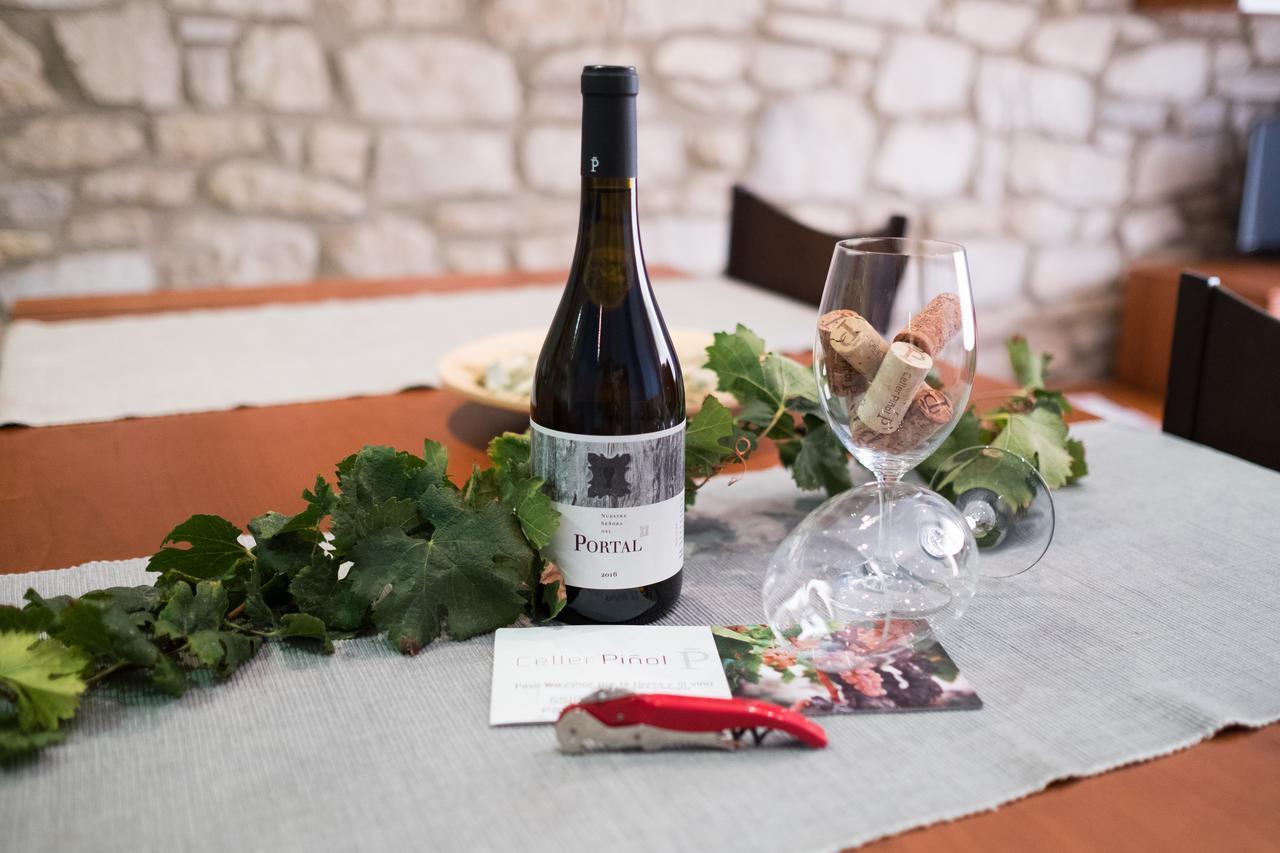 Enoturismo Celler Pinol Leilighet Batea Eksteriør bilde